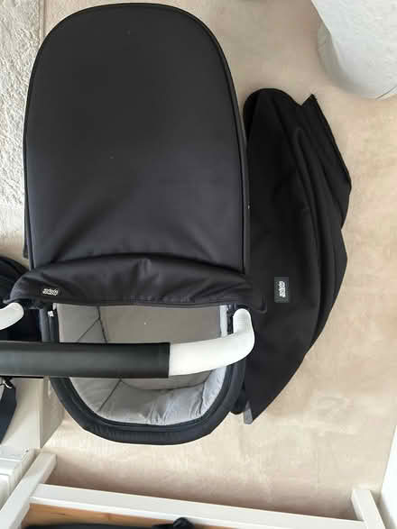 Photo of free Carrier cot, Changing bag & Footmuff (Sheldon B26) #3