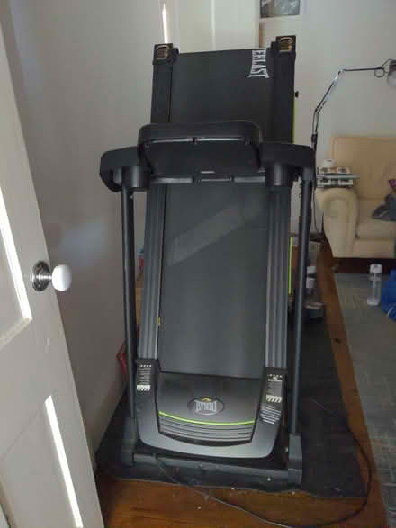 Photo of free Treadmill everlast, electric. (Earley RG6) #3