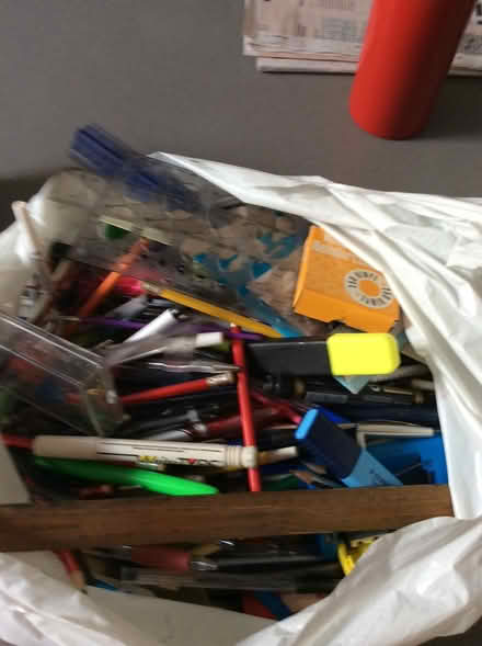Photo of free Writing and drawing items (OX3 near Nuffield orthopaedic) #1