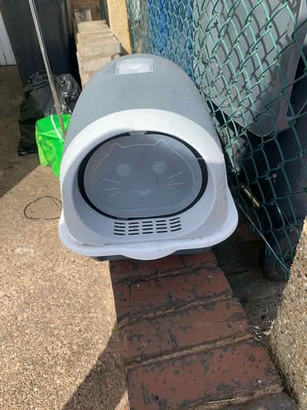 Photo of free Hooded cat lotter tray an scoop (Shardend B34) #2