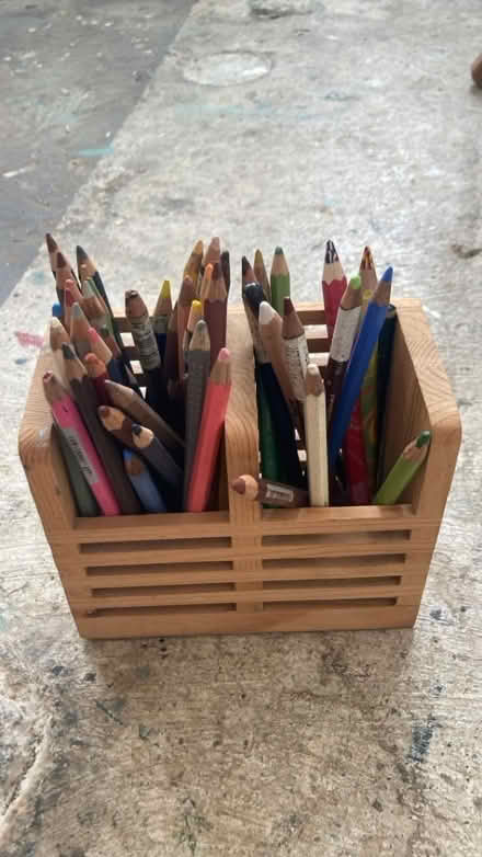 Photo of free Watercolour and regular pencils with holder (Neepsend S3) #1
