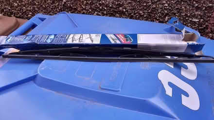 Photo of free Bosch 24 inch wiper blade new (Livingston EH54) #3