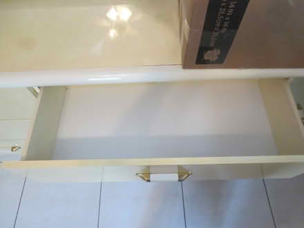 Photo of free a Dresser (Shenandoah) #3