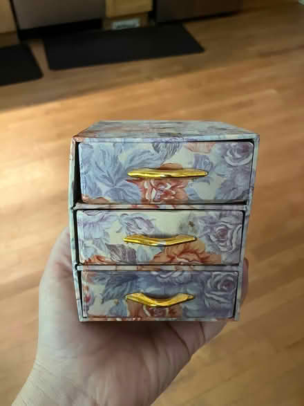 Photo of free Small floral jewelry box (Crystal Beach) #1