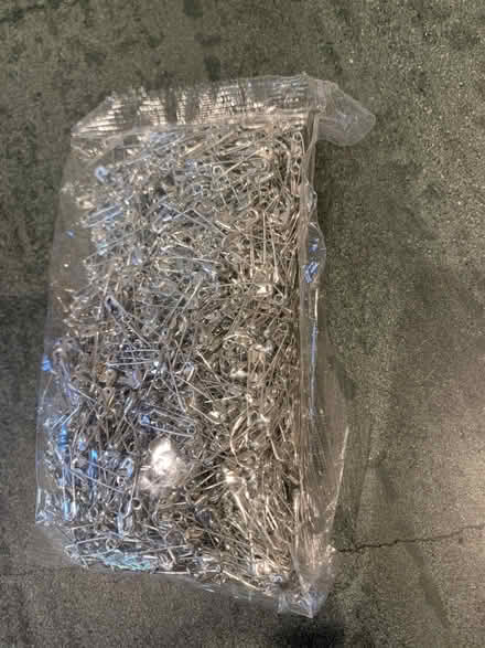 Photo of free Large Bag of small safety pins. (Elephant and castle SE11) #1