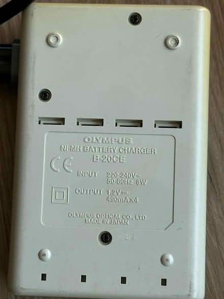 Photo of free AA battery charger (LE16 9) #3