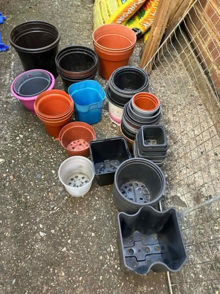 Photo of free Various plastic pots (Ickenham) #1
