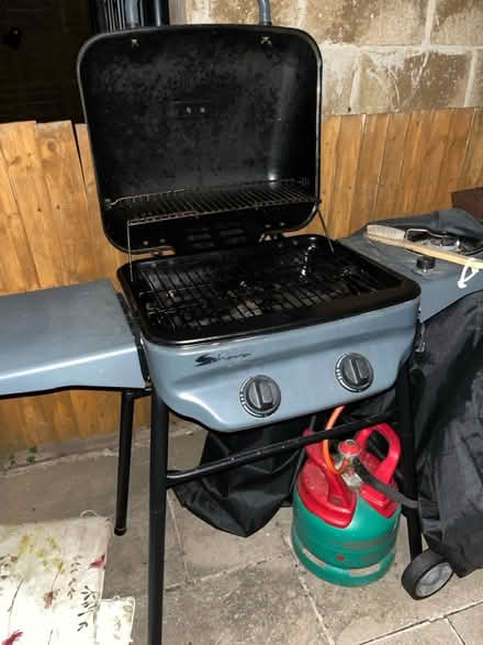 Photo of free bbq grill w tank (W4 2BU) #1