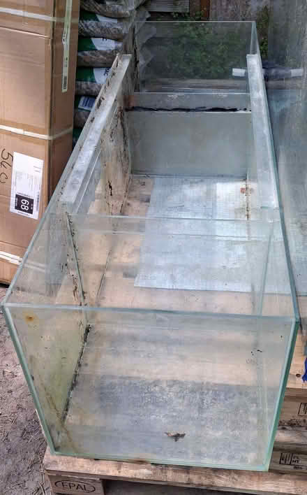 Photo of free Fish tanks / aquariums (Stratton Strawless NR10) #2
