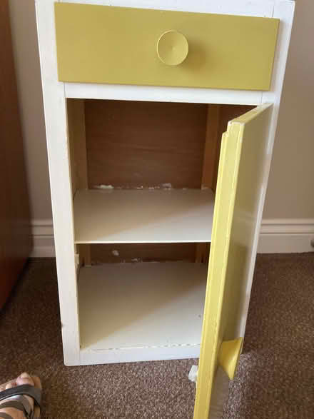 Photo of free Bedside cabinet. (Garsington OX44) #1