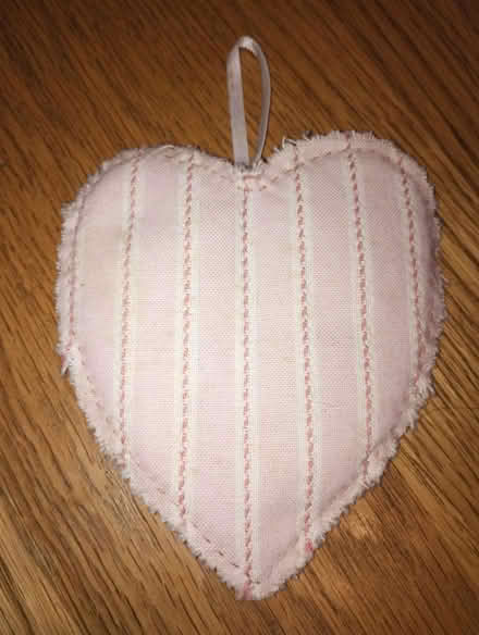 Photo of free Heart ornament (Kingscourt/Lightpill, Stroud) #1