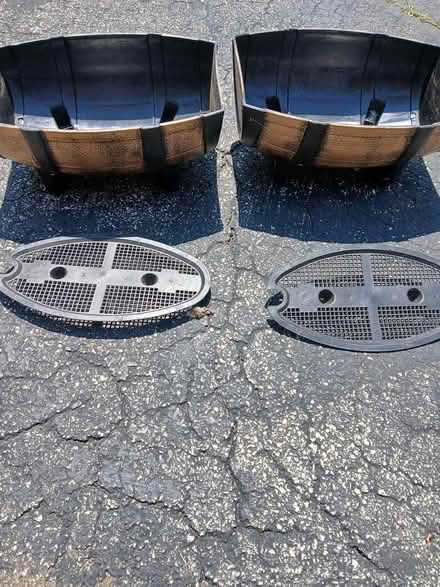 Photo of free planters (Woodridge-near 75th and Janes) #3