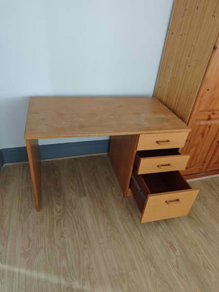 Photo of free Desk (Harrow HA3) #2