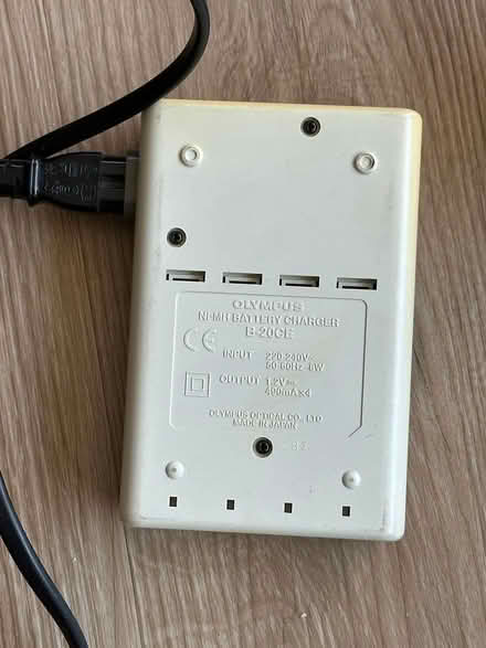 Photo of free AA battery charger (LE16 9) #2