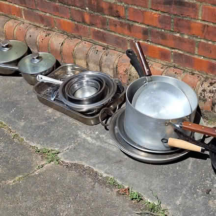 Photo of free pots and pans and bowls (Southall) #2