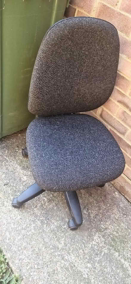 Photo of free Office chair (Hanworth RG12) #1