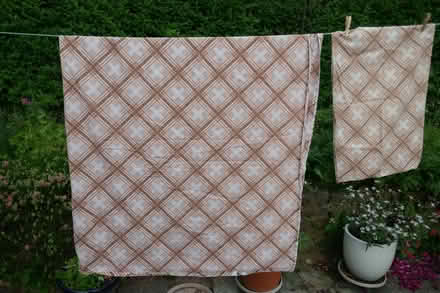 Photo of free Single duvet cover with matching pillow case (Arnold NG5) #1