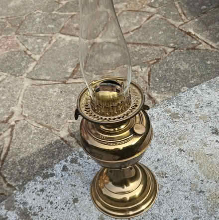 Photo of free Brass oil lamp (Elmstead BR7) #4