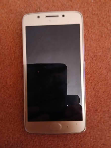 Photo of free Gold Motorola Mobile Phone (B90 shirley) #1