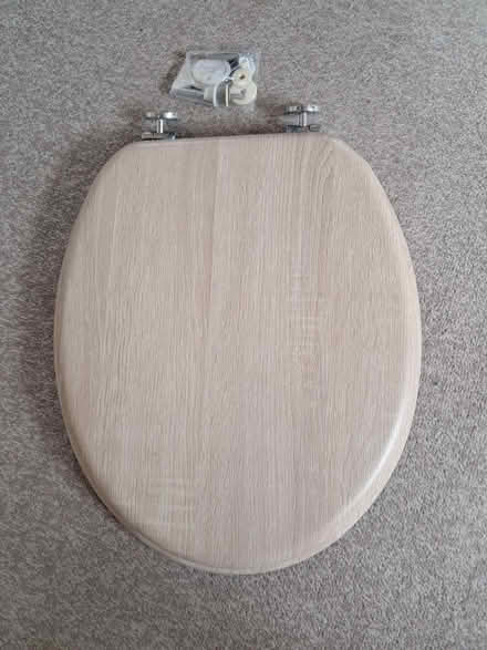 Photo of free Wood Effect Toilet seat (Kimberley NG16) #1