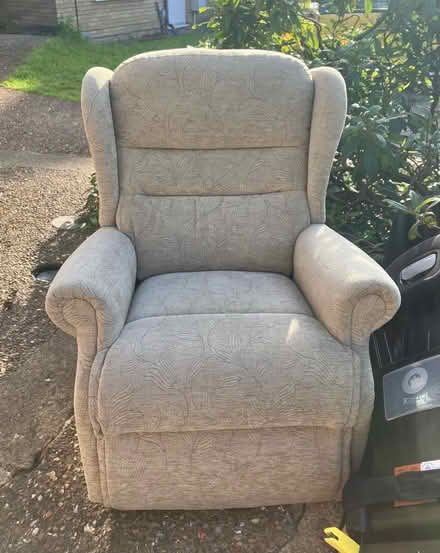 Photo of free Armchair (SG7) #1
