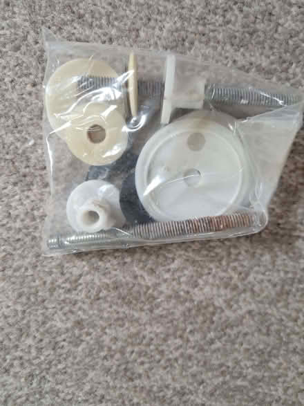 Photo of free Wood Effect Toilet seat (Kimberley NG16) #4