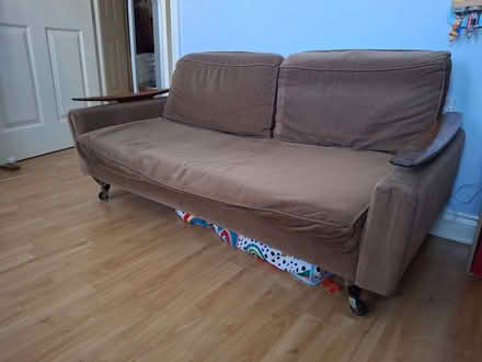 Photo of free Small, very old sofa (Surrey Heath GU16) #2