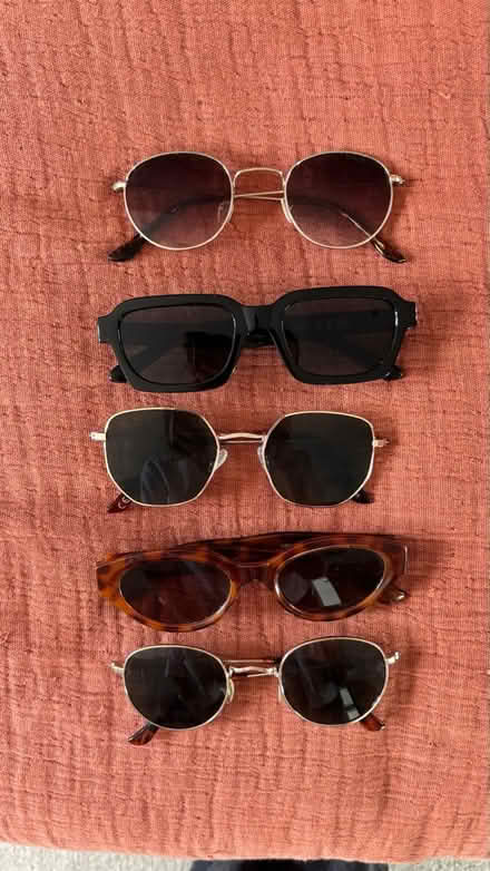 Photo of free 5 x women’s sunglasses (Witney OX28) #1