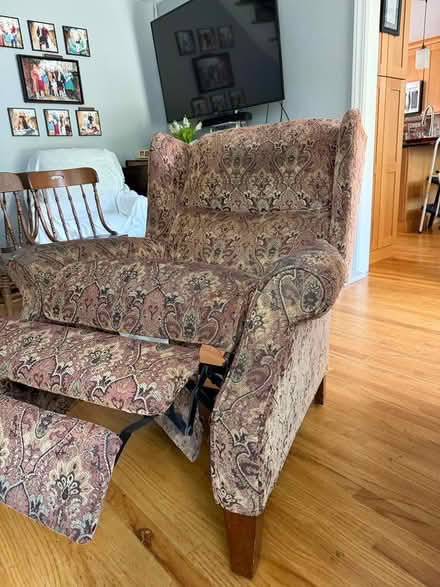 Photo of free Two Lane Recliners (Havertown) #2