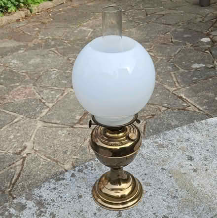 Photo of free Brass oil lamp (Elmstead BR7) #1