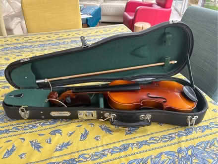 Photo of free Skylark violin in hardcase (Kenilworth CV8) #1