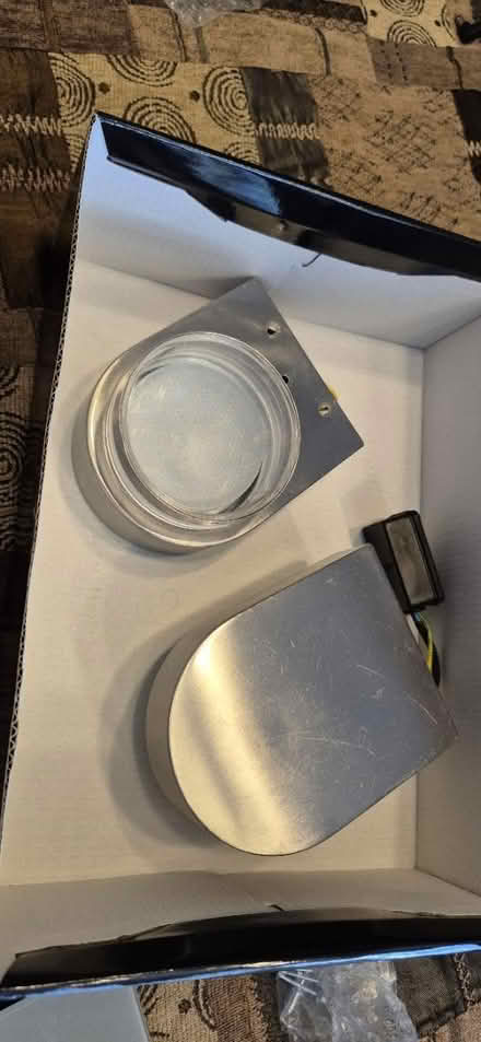 Photo of free Outside light (ME15 Wheatsheaf Close) #1