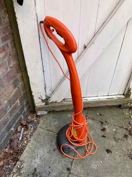 Photo of free Flymo strimmer - working (Dunstable LU6) #1