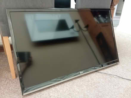 Photo of free LG tv - some screen issues (Holbrook DE56) #1