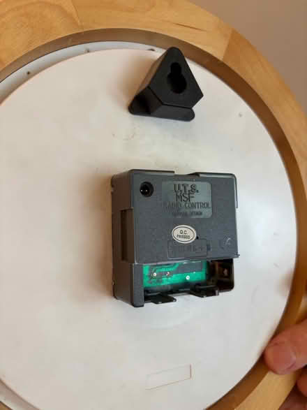 Photo of free Wall clock - uses radio time signal (read details) (Cutteslowe OX2) #2
