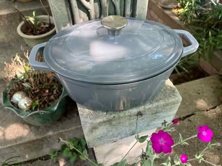 Photo of free dutch oven (Capitol Hill near Lincoln Park) #1