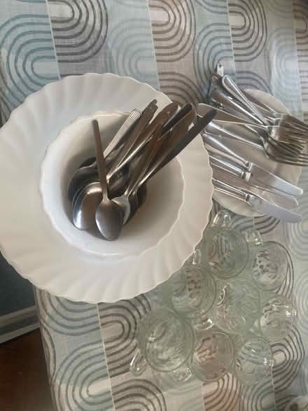 Photo of free China & Cutlery (Wallington SM6) #1