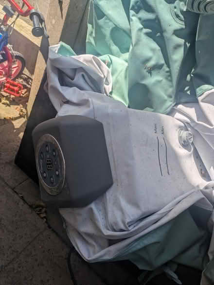 Photo of free Hot tub with possible slow puncture (Wolverhampton WV10) #2