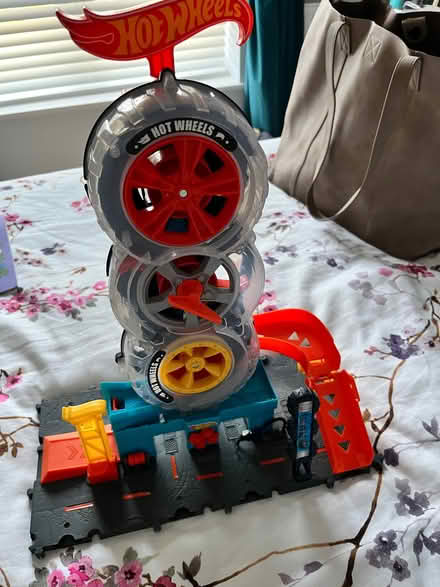Photo of free Hot wheels tyre track part (Ensleigh BA1) #1
