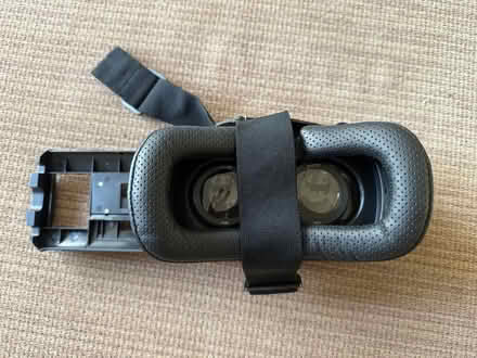 Photo of free VR Box/Headset (Finham CV3) #3