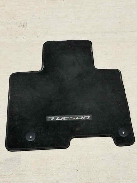 Photo of free 2022 Hyundai Tucson Floor mats (Darien - near 75th x Cass Ave.) #2