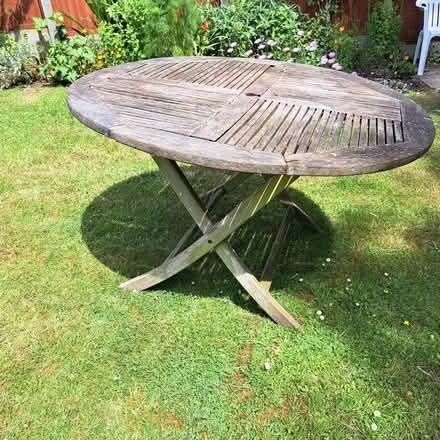 Photo of free Round wooden table (Northwood HA6) #3