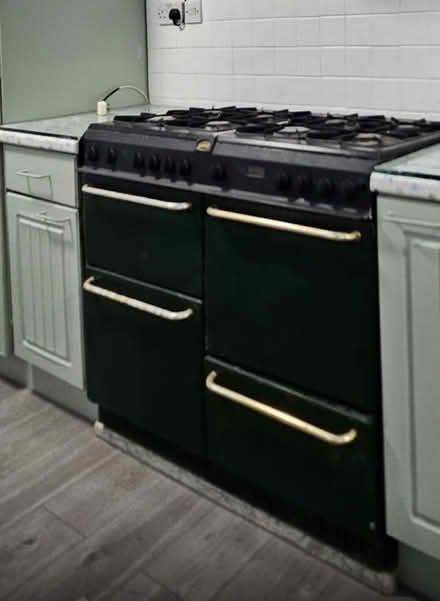 Photo of free Range cooker old (Luton) #1