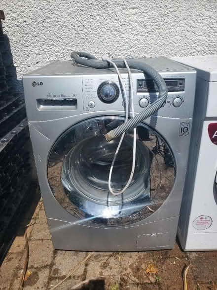 Photo of free LG direct drive 8Kg washing machine (Llandudno LL30) #1