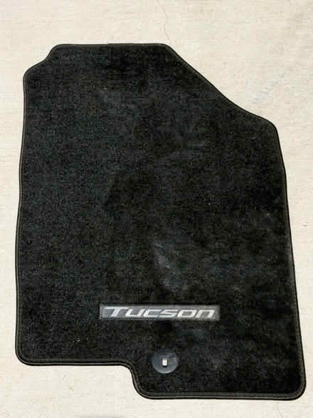 Photo of free 2022 Hyundai Tucson Floor mats (Darien - near 75th x Cass Ave.) #3