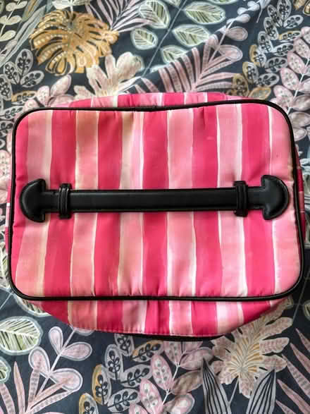 Photo of free Victoria’s Secret washbag (Dean Court OX2) #2