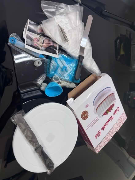 Photo of free Cake Decorating Carousel/Tools (Gatlin & I-95) #1
