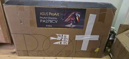 Photo of free Empty box for 27 inch monitor (Highams park) #1