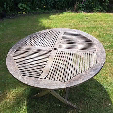 Photo of free Round wooden table (Northwood HA6) #1