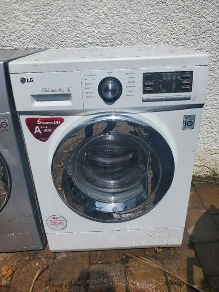 Photo of free LG direct drive 8Kg washing machine (Llandudno LL30) #1